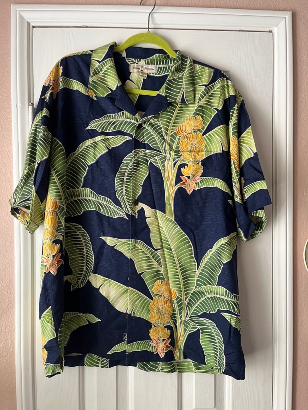 Tommy Bahama men’s Hawaiian Shirt - Navy with Botanical Print 100% silk